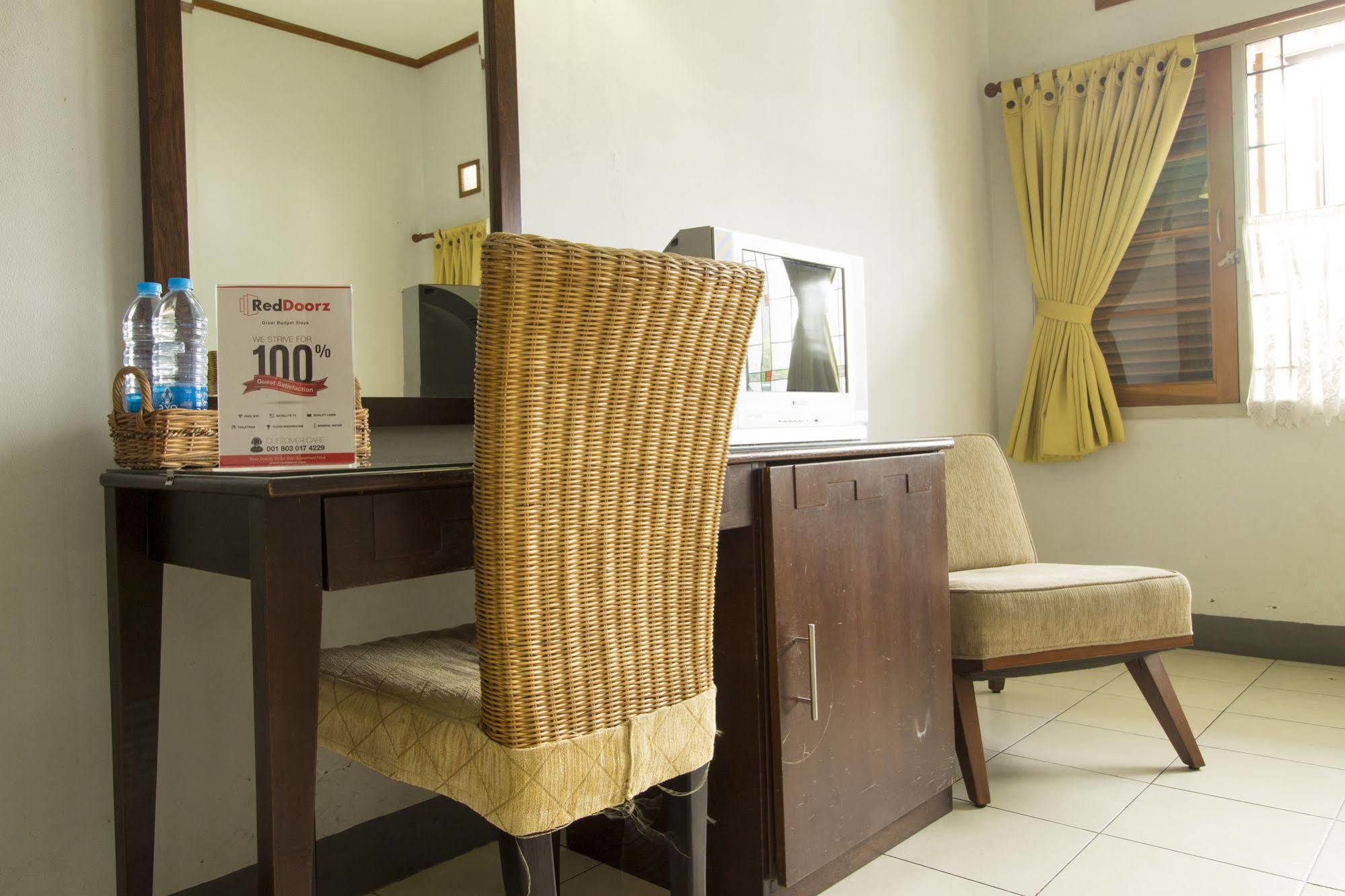 Reddoorz @ Setrasari Hotel Bandung Buitenkant foto
