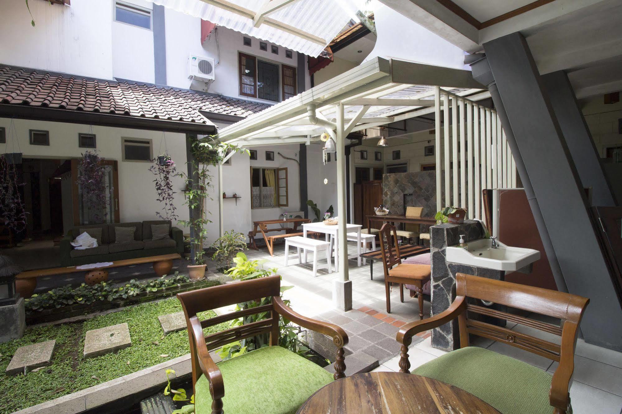 Reddoorz @ Setrasari Hotel Bandung Buitenkant foto